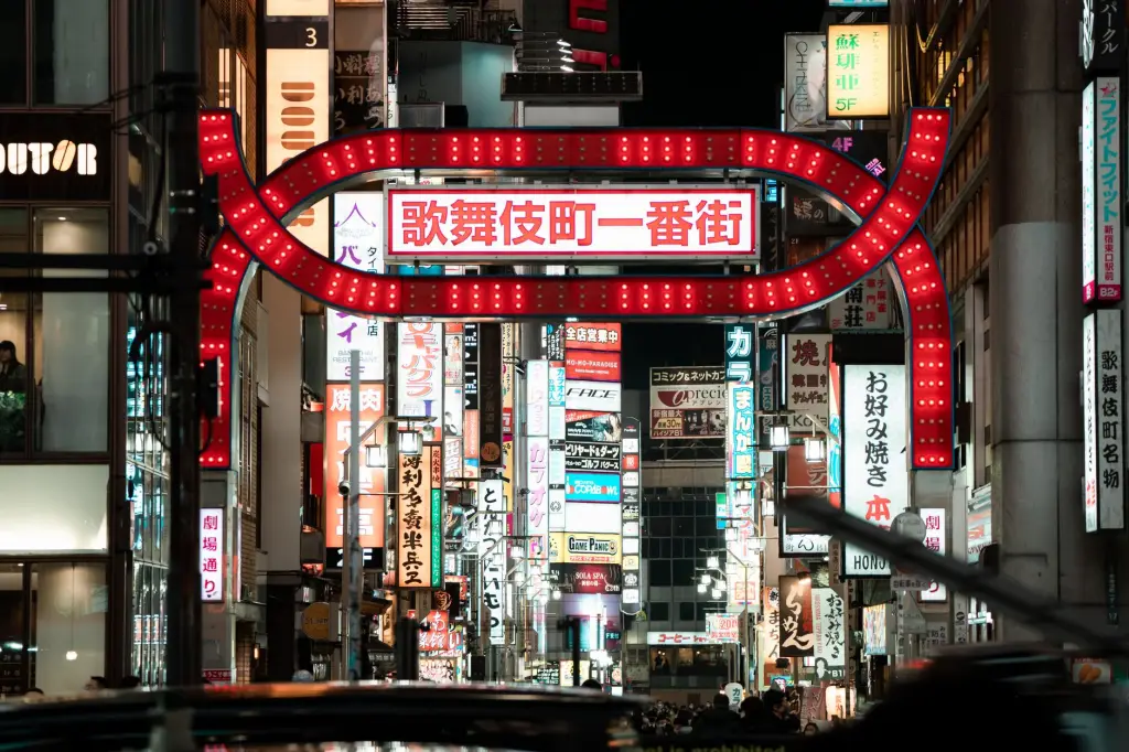 沈阳广告设计公司图文制作服务全流程技术解析