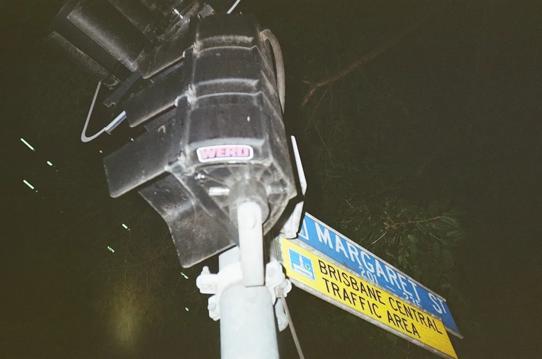 沈阳广告图文制作工艺对比：UV喷绘与写真输出的效果差异解析